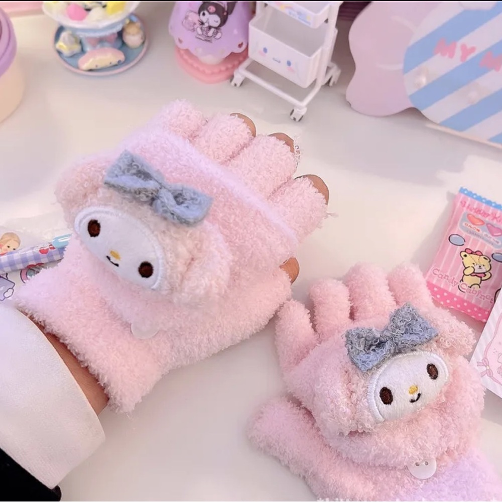 My Melody hand mittens